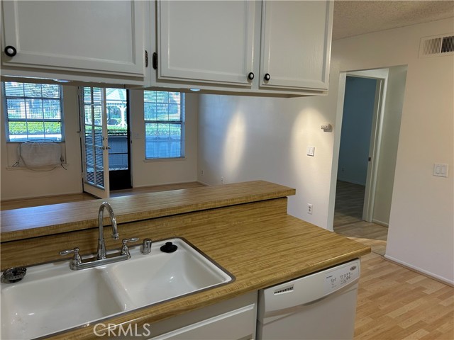 Detail Gallery Image 9 of 47 For 18232 Parkview Ln #103,  Huntington Beach,  CA 92648 - 1 Beds | 1 Baths