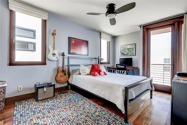Detail Gallery Image 30 of 44 For 436 32nd St., Manhattan Beach,  CA 90266 - 4 Beds | 4 Baths
