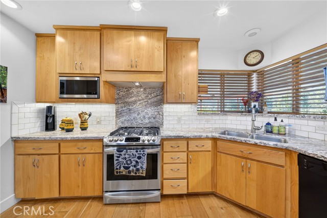 Detail Gallery Image 12 of 75 For 4872 N Arcade, Fresno,  CA 93704 - 4 Beds | 2 Baths