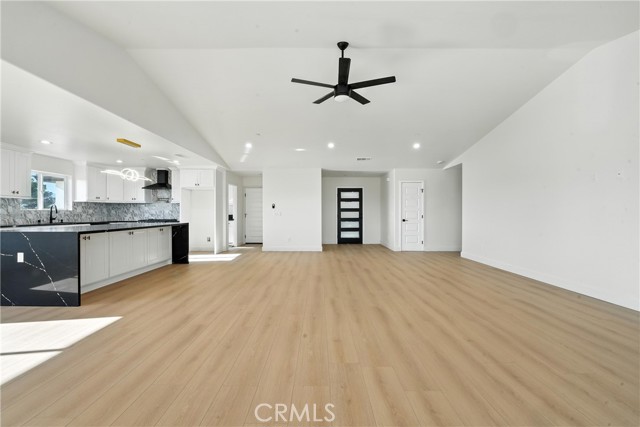 15658 Wells Fargo Street, Hesperia CA: https://media.crmls.org/medias/3589158f-5425-4d53-be34-d2785cc8171c.jpg