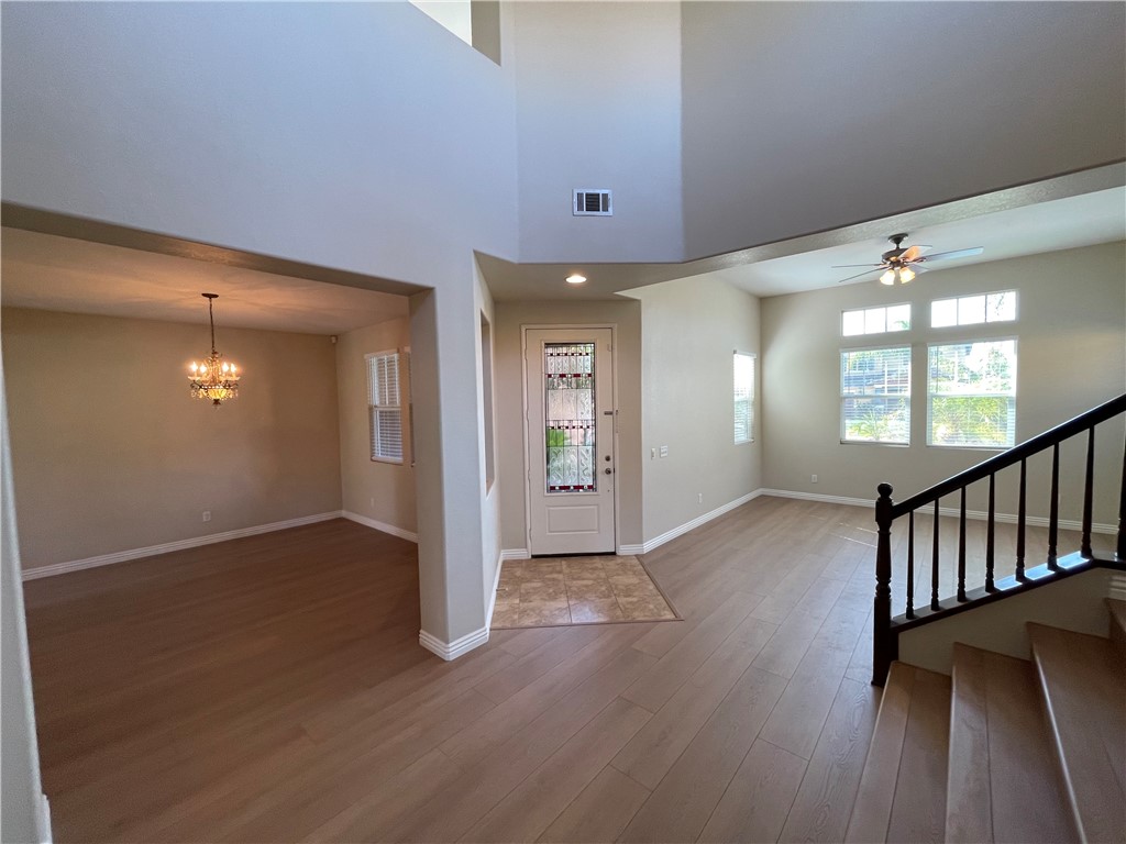 Detail Gallery Image 10 of 64 For 38489 Clearbrook Dr, Murrieta,  CA 92563 - 4 Beds | 3/1 Baths