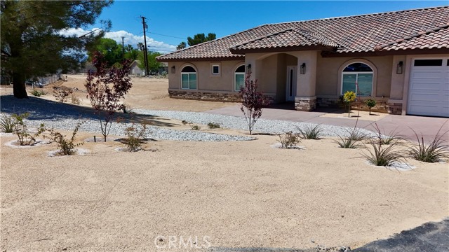 Detail Gallery Image 5 of 33 For 18255 Winnetka Rd, Apple Valley,  CA 92307 - 4 Beds | 3 Baths