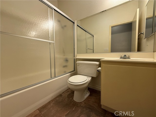 6425 Marigold Street, Eastvale CA: https://media.crmls.org/medias/358a5db7-67a3-4a4e-ae39-a388daf357d4.jpg