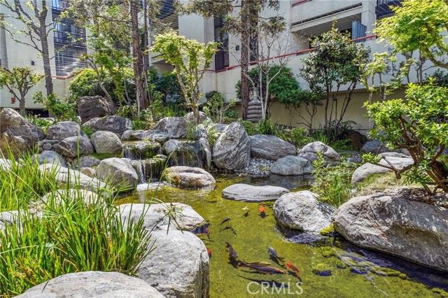 222 S Central Avenue, Los Angeles CA: https://media.crmls.org/medias/358ab9b7-51f4-4b52-9a81-f9e1e3704791.jpg