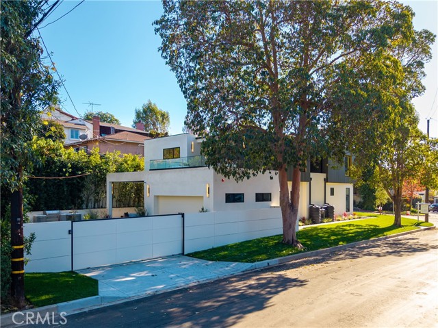 10840 Queensland, Los Angeles CA: https://media.crmls.org/medias/358aed6e-b057-475d-a88c-de289495a1ab.jpg