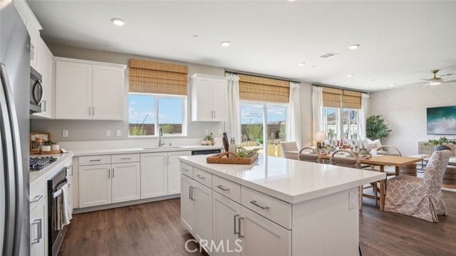 Detail Gallery Image 5 of 23 For 31325 Burflower Dr, Winchester,  CA 92596 - 5 Beds | 3 Baths