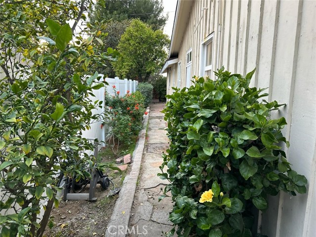 Detail Gallery Image 24 of 26 For 1215 Coronet, Pasadena,  CA 91107 - 2 Beds | 2 Baths