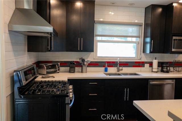 Detail Gallery Image 6 of 20 For 1100 N Euclid St, La Habra,  CA 90631 - 3 Beds | 2 Baths