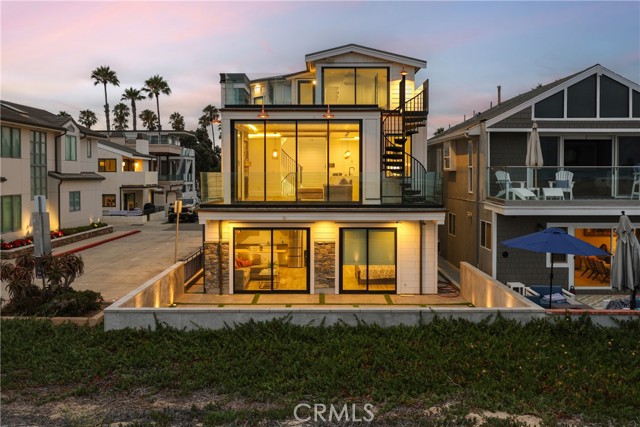 7210 W. Oceanfront, Newport Beach CA: https://media.crmls.org/medias/358bd4c7-f5d8-4ae4-9b6f-07a8e4968fc2.jpg