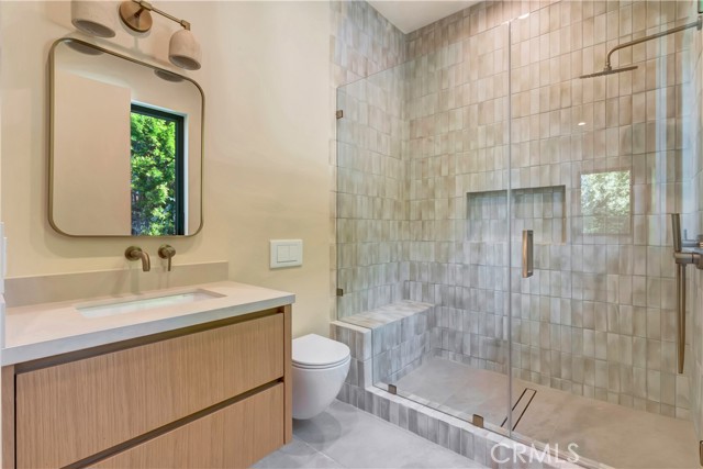 Detail Gallery Image 14 of 21 For 5149 Beeman Ave, Valley Village,  CA 91607 - 6 Beds | 6 Baths