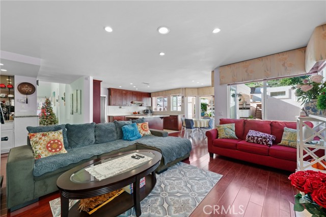 Detail Gallery Image 12 of 58 For 24301 Sunnycrest Ct, Diamond Bar,  CA 91765 - 4 Beds | 3/1 Baths