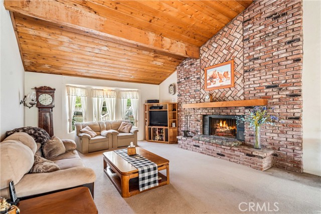 28132 Oak Spring Canyon, Canyon Country CA: https://media.crmls.org/medias/358bf309-6d3a-4e64-aaaf-80804a74f84a.jpg