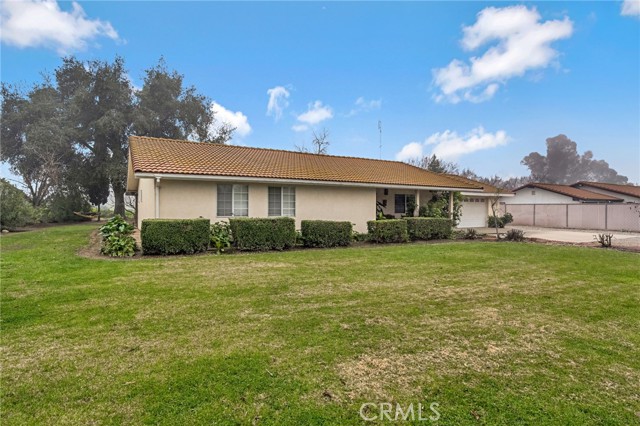 Detail Gallery Image 4 of 47 For 25540 Lynn Pl #B,  Madera,  CA 93638 - 3 Beds | 2 Baths