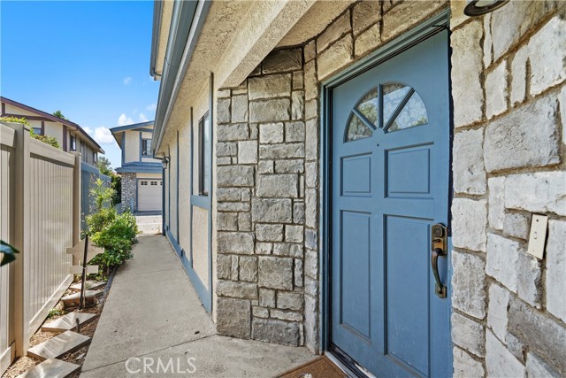 Detail Gallery Image 8 of 34 For 18435 Keswick #10,  Reseda,  CA 91335 - 2 Beds | 2/1 Baths