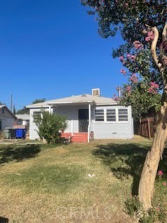 Detail Gallery Image 2 of 20 For 3347 Acacia, San Bernardino,  CA 92405 - 3 Beds | 2 Baths