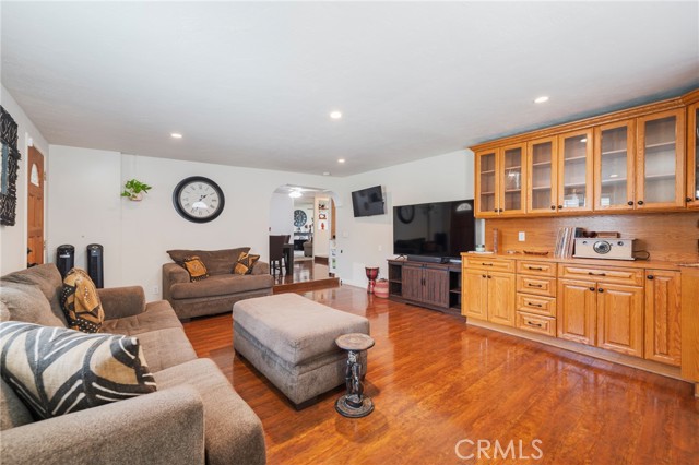 Detail Gallery Image 34 of 45 For 2219 S Elderberry Ave, Ontario,  CA 91762 - 4 Beds | 2 Baths