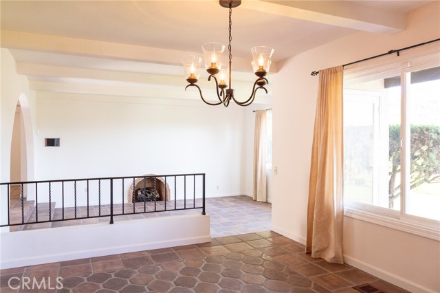 2604 Perkins Circle, Glendale CA: https://media.crmls.org/medias/358eac00-c9f3-4b07-8d8e-952533de8645.jpg