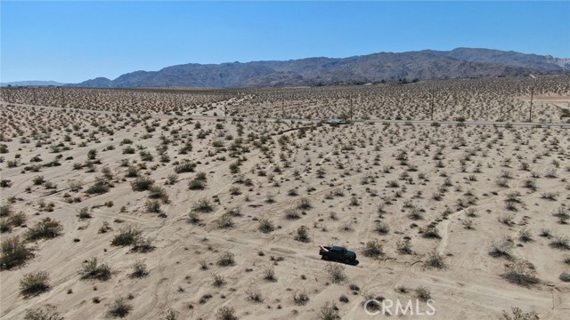 70100 2 Mile Road, 29 Palms CA: https://media.crmls.org/medias/358eada1-71bf-47f8-926e-5df707054f6d.jpg