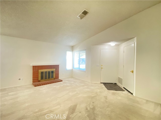 Detail Gallery Image 3 of 15 For 11053 Miners, Moreno Valley,  CA 92557 - 3 Beds | 2 Baths