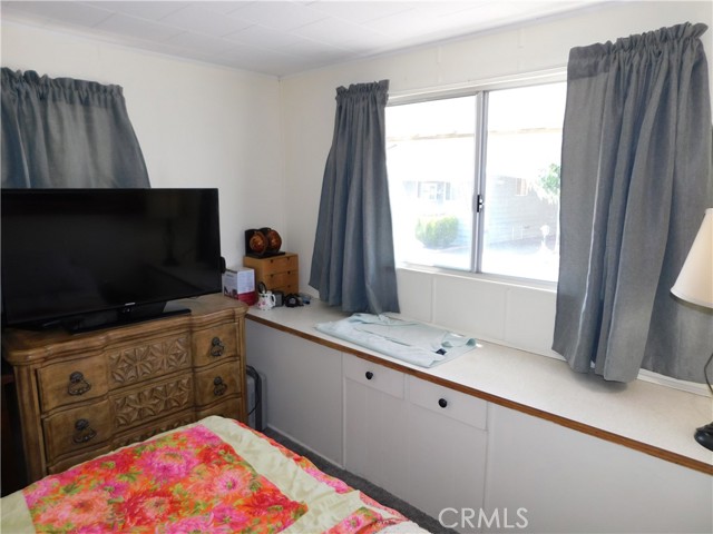 1001 S 3rd Street, Calimesa CA: https://media.crmls.org/medias/358ef37f-8ed4-43e4-a5f7-e555f7044a89.jpg