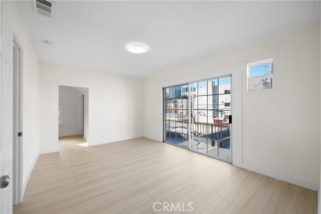 Detail Gallery Image 18 of 25 For 2823 W 8th St, Los Angeles,  CA 90005 - 4 Beds | 2/1 Baths