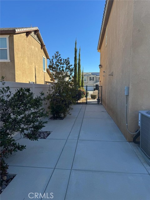 37507 Citron Pl, Palmdale, CA 93551 photo 4