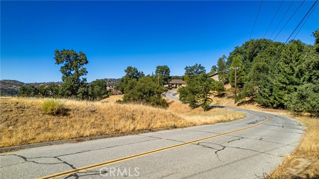 314 Rolling Oak Dr, Tehachapi CA: https://media.crmls.org/medias/3590b4f0-b894-440d-93af-7d4983f5729e.jpg