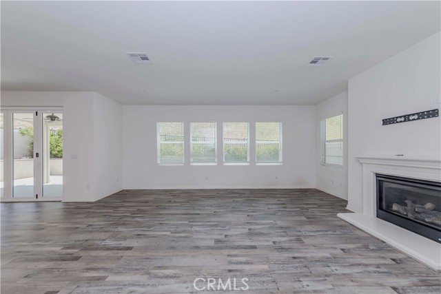 Detail Gallery Image 10 of 42 For 24764 Rockston Dr, Corona,  CA 92883 - 5 Beds | 3 Baths