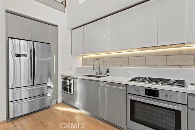 3450 Cahuenga Boulevard, Universal City CA: https://media.crmls.org/medias/35927bcb-b6e5-4512-b602-ccd670174507.jpg