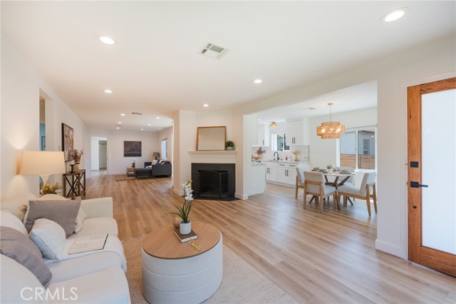 Detail Gallery Image 6 of 41 For 3532 S Muirfield Rd, Los Angeles,  CA 90016 - 4 Beds | 3 Baths