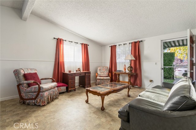 Detail Gallery Image 6 of 27 For 12918 Pinney, Pacoima,  CA 91331 - 3 Beds | 2 Baths