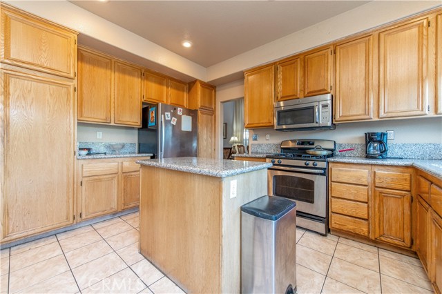 Detail Gallery Image 7 of 30 For 6541 Los Osos, Rancho Cucamonga,  CA 91701 - 5 Beds | 3 Baths