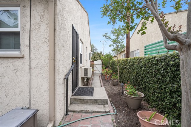 Detail Gallery Image 26 of 29 For 14318 Castana Ave, Paramount,  CA 90723 - 2 Beds | 2 Baths