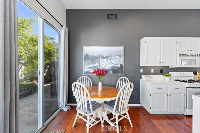 Detail Gallery Image 16 of 43 For 13700 Basswood Dr, Corona,  CA 92883 - 3 Beds | 2 Baths