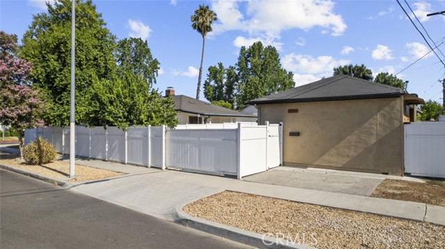 Detail Gallery Image 2 of 40 For 7707 Teesdale Ave, North Hollywood,  CA 91605 - 1 Beds | 1 Baths