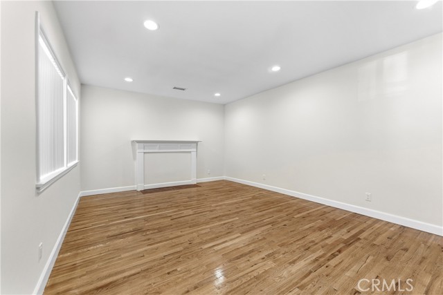 Detail Gallery Image 24 of 29 For 15210 Cohasset St, Van Nuys,  CA 91405 - 4 Beds | 3 Baths