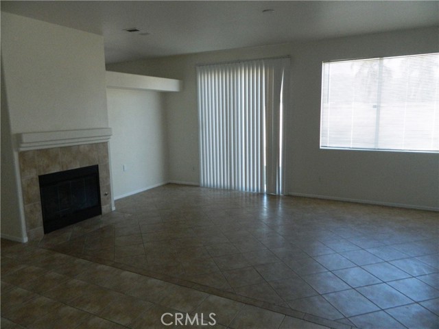 Detail Gallery Image 6 of 18 For 32945 Serena Way, Lake Elsinore,  CA 92530 - 5 Beds | 3 Baths