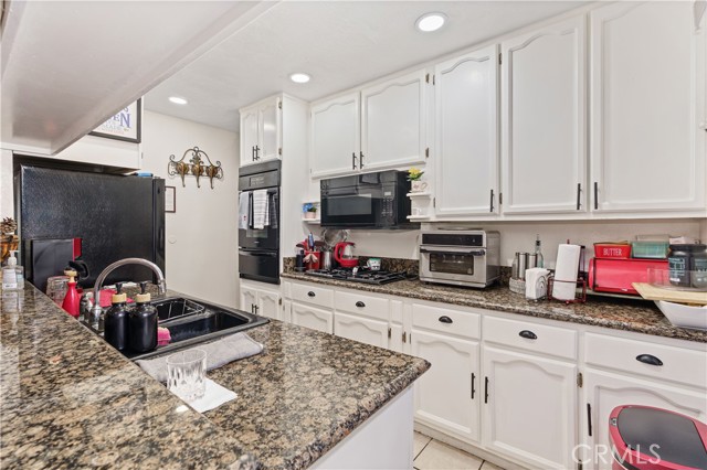 Detail Gallery Image 16 of 39 For 981 W Oliver St, San Pedro,  CA 90731 - 6 Beds | 3 Baths