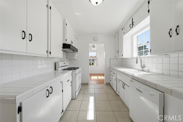 Detail Gallery Image 6 of 29 For 17627 Cranbrook Ave, Torrance,  CA 90504 - 3 Beds | 2 Baths