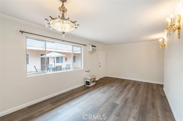 6520 Shirley Avenue, Reseda CA: https://media.crmls.org/medias/359b9df7-449a-4d33-89a1-c828fc9ed557.jpg