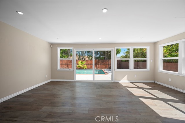 7736 Bellaire Avenue, North Hollywood CA: https://media.crmls.org/medias/359cc4a6-4115-4d30-a19d-9a81cdb5cd9b.jpg