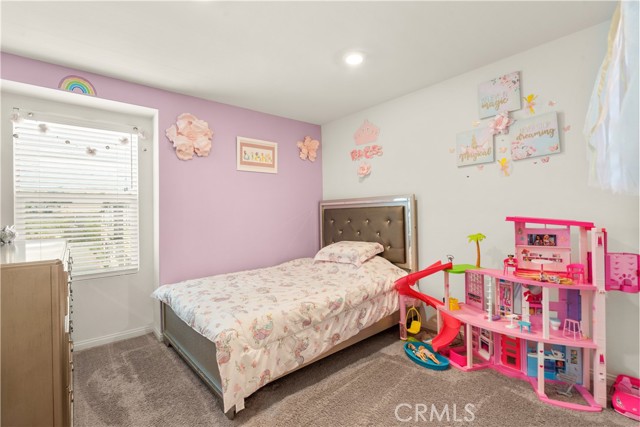 Detail Gallery Image 16 of 34 For 17123 Marble Ln, Canyon Country,  CA 91387 - 3 Beds | 2/1 Baths