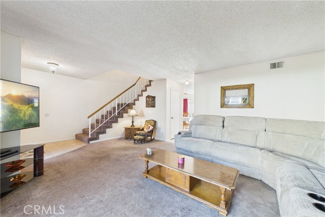 Detail Gallery Image 6 of 25 For 1331 W Cerritos #25,  Anaheim,  CA 92802 - 3 Beds | 2/1 Baths