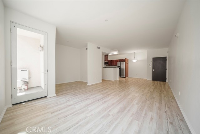13941 Sherman Way, Van Nuys CA: https://media.crmls.org/medias/359e180b-ba54-49d8-a35f-03e05c8be7a7.jpg