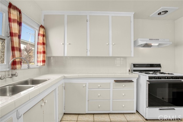 Detail Gallery Image 3 of 37 For 959 W 17th #1/2,  San Pedro,  CA 90731 - 1 Beds | 1 Baths