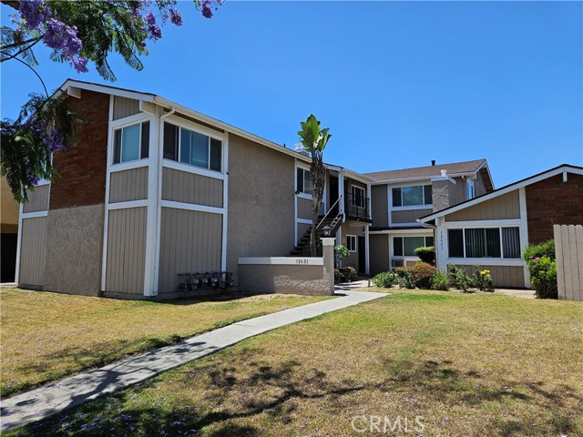 12621 Adelle Street, Garden Grove CA: https://media.crmls.org/medias/359e646b-e945-4d80-b338-f1b32de1fee5.jpg