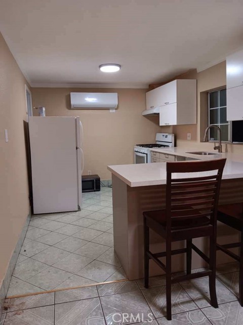 Detail Gallery Image 5 of 9 For 1023 E 22nd St, Los Angeles,  CA 90011 - 2 Beds | 1 Baths