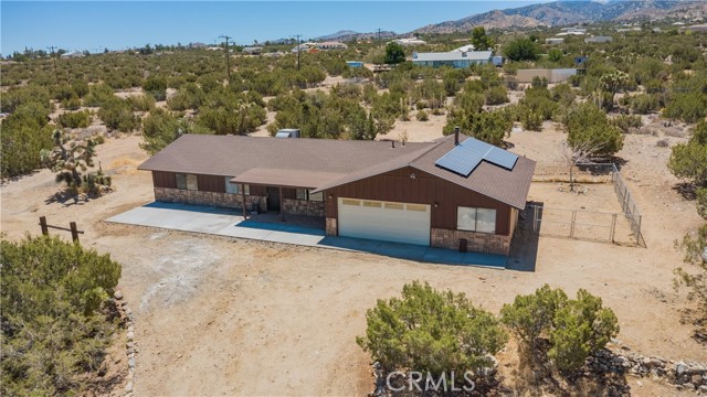 1181 Barkley Ranch Road, Pinon Hills CA: https://media.crmls.org/medias/359f439a-daa4-4d35-8c0a-b7180ddf3dd8.jpg