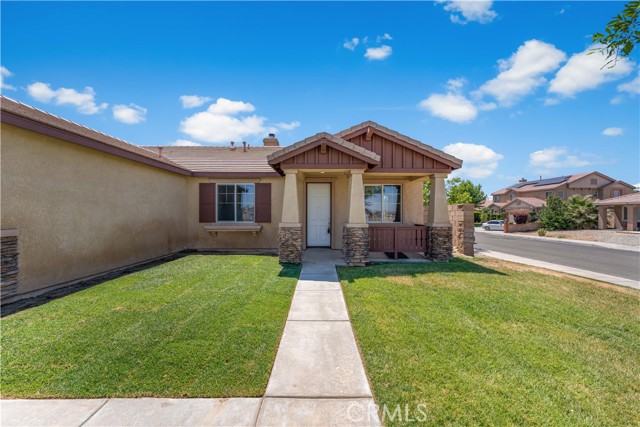 Detail Gallery Image 5 of 49 For 38181 Silver Ct, Palmdale,  CA 93552 - 4 Beds | 2 Baths