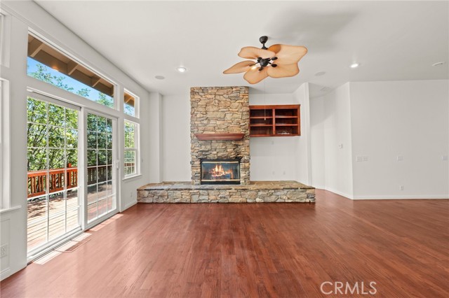765 Del Norte Lane, Lake Arrowhead CA: https://media.crmls.org/medias/35a07127-3a4a-47da-b853-d0b4b2a43319.jpg